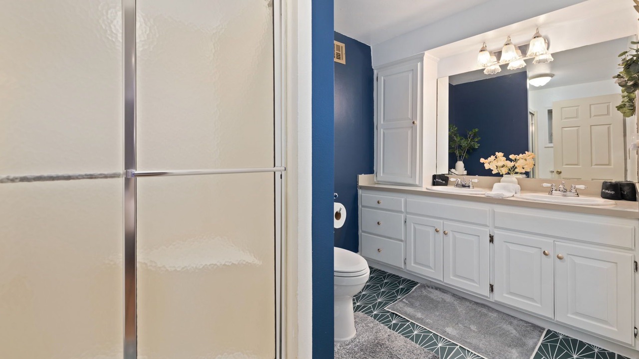 Photo of Bathroom in Lost Bridge Village