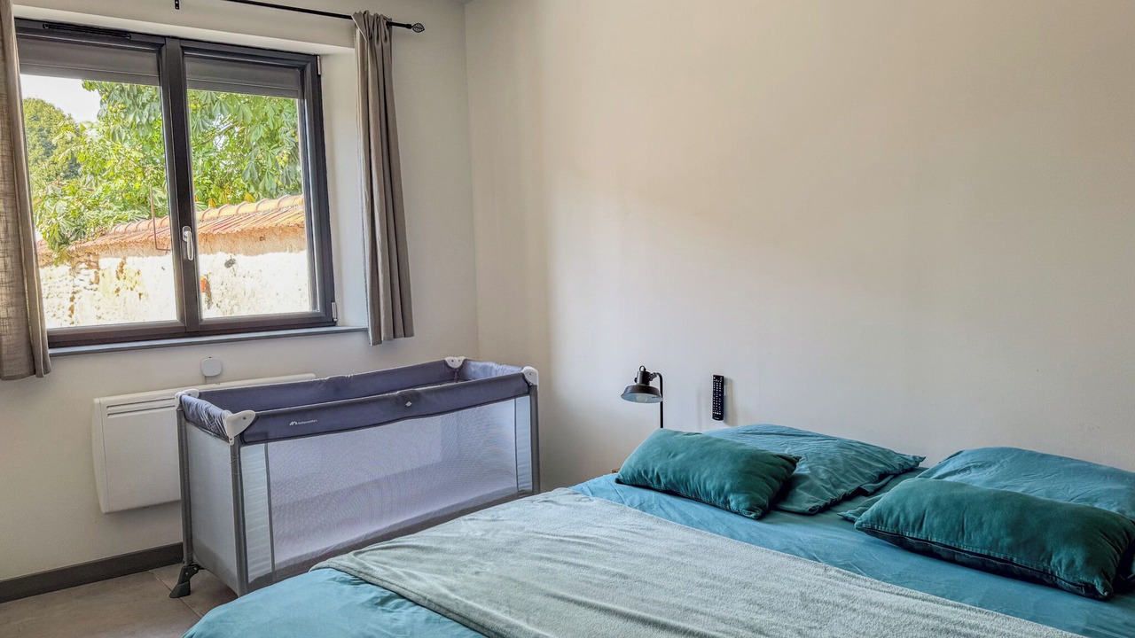 Photo of Bedroom in Sours