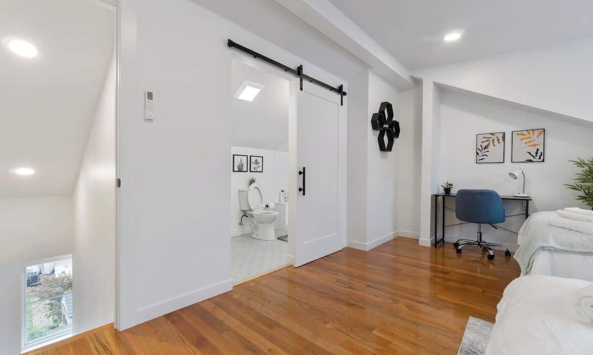 Photo of Bedroom in Central Northside
