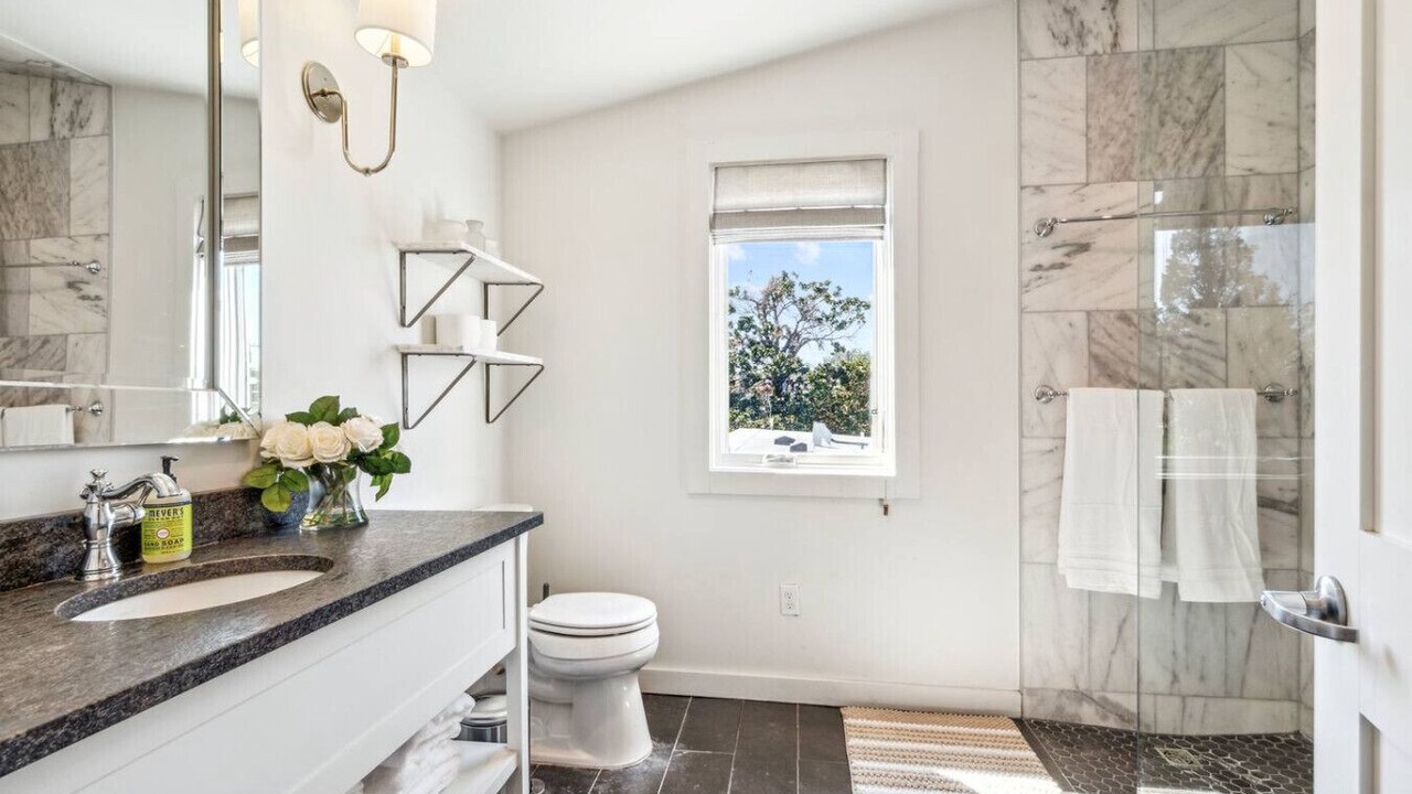 Photo of Bathroom in Irish Channel