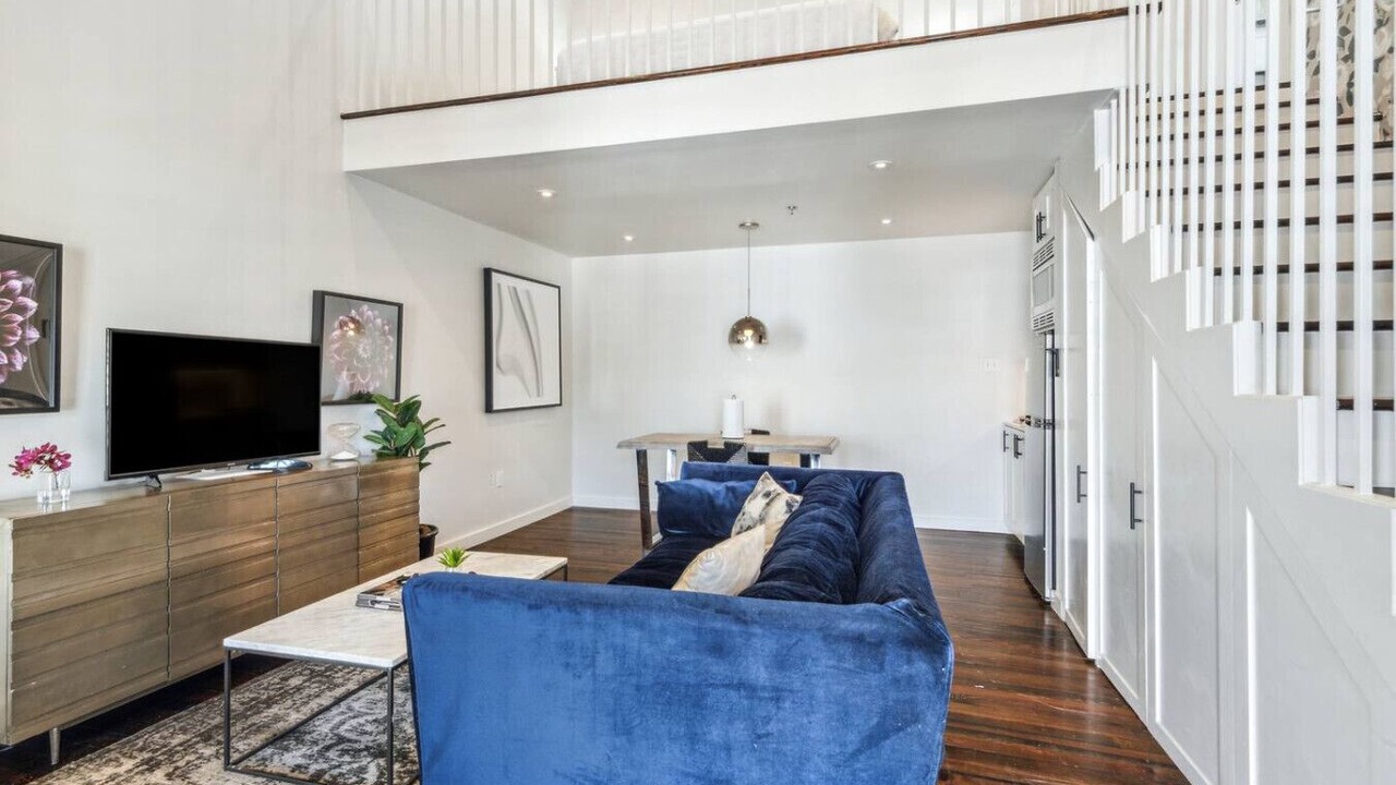 Photo of Livingroom in Irish Channel