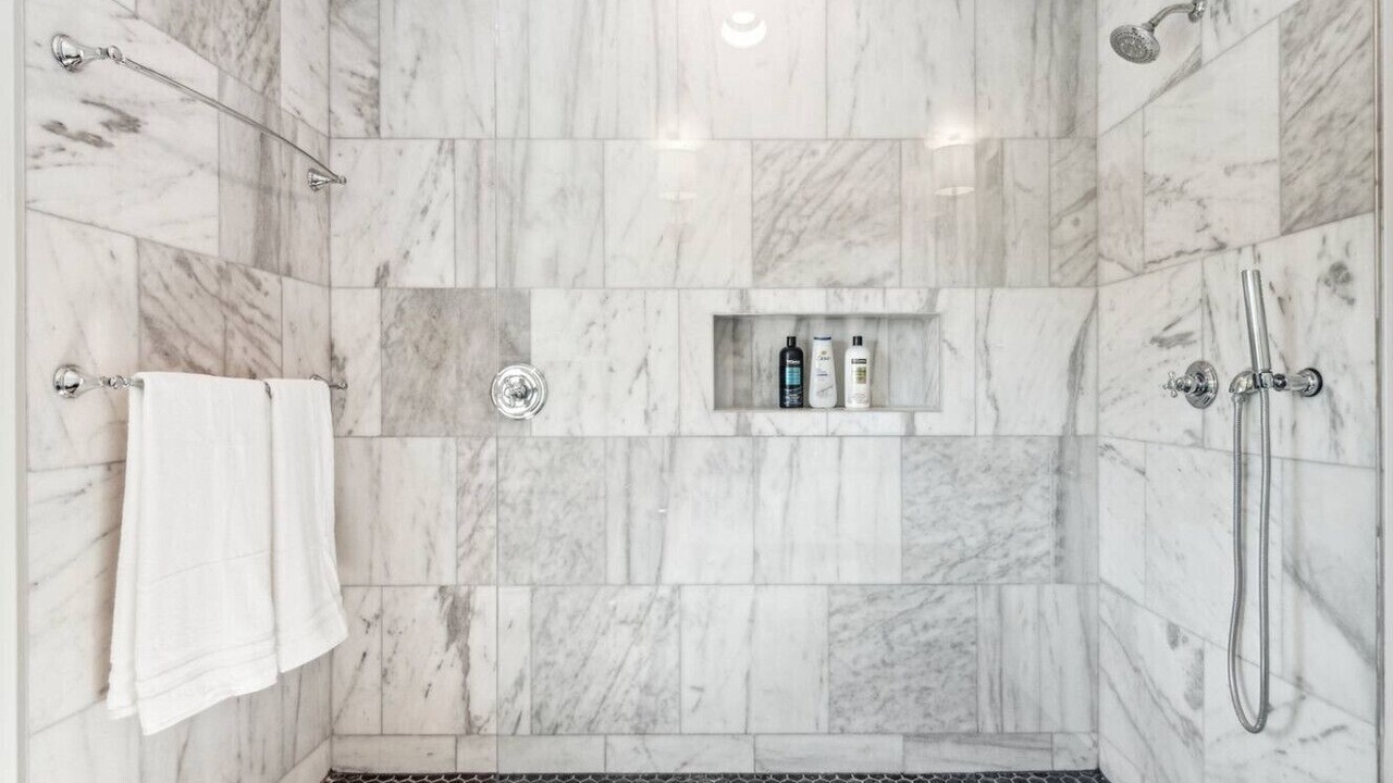 Photo of Bathroom in Irish Channel