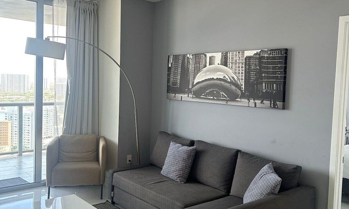 Photo of Livingroom in Hallandale Beach