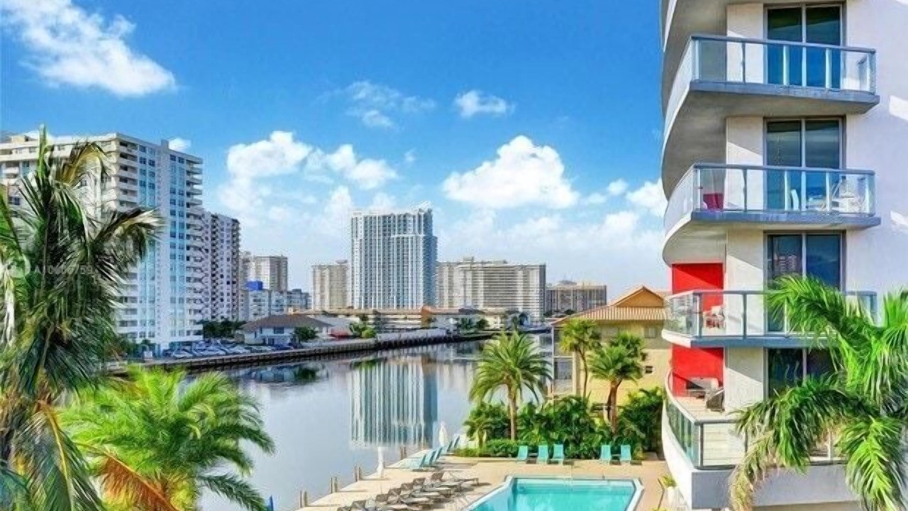Photo of Outdoor in Hallandale Beach