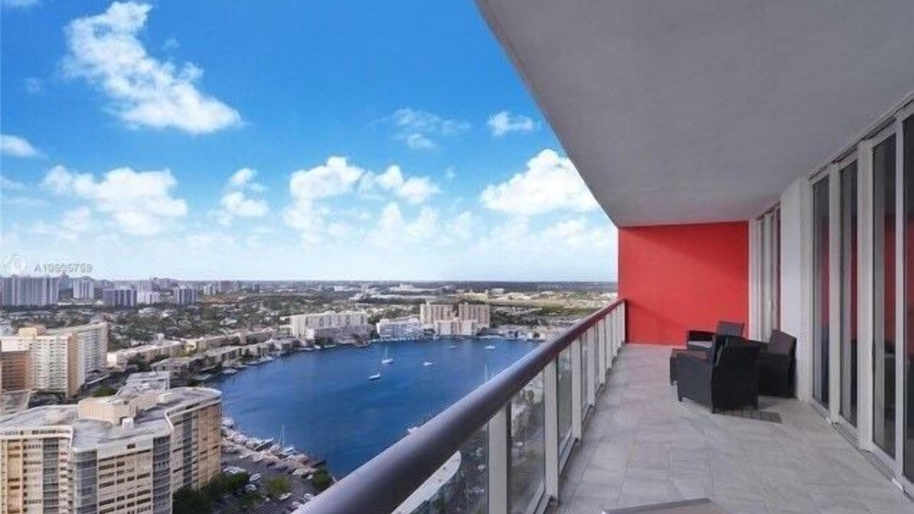 Photo of Outdoor in Hallandale Beach