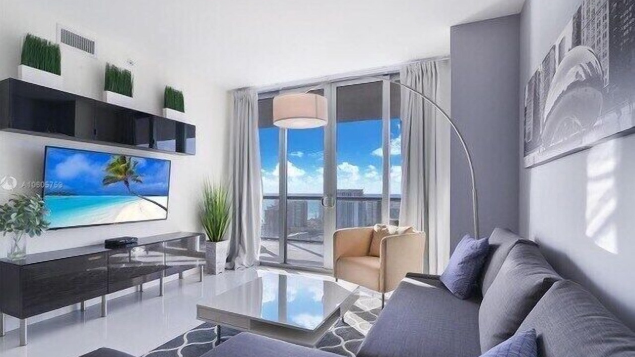 Photo of Livingroom in Hallandale Beach