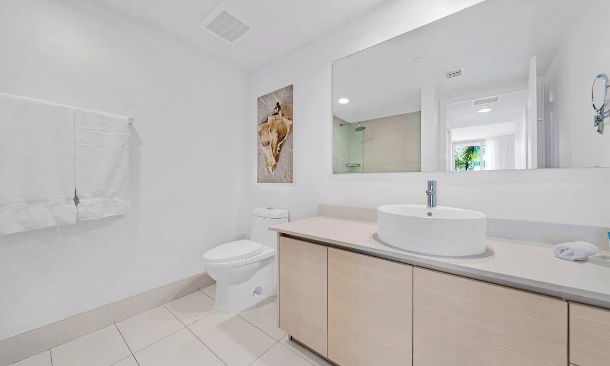 Photo of Bathroom in Hallandale Beach