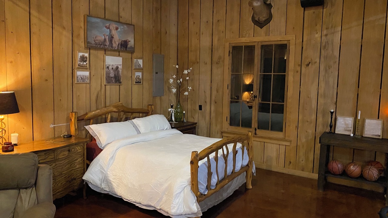Photo of Bedroom in Pineville