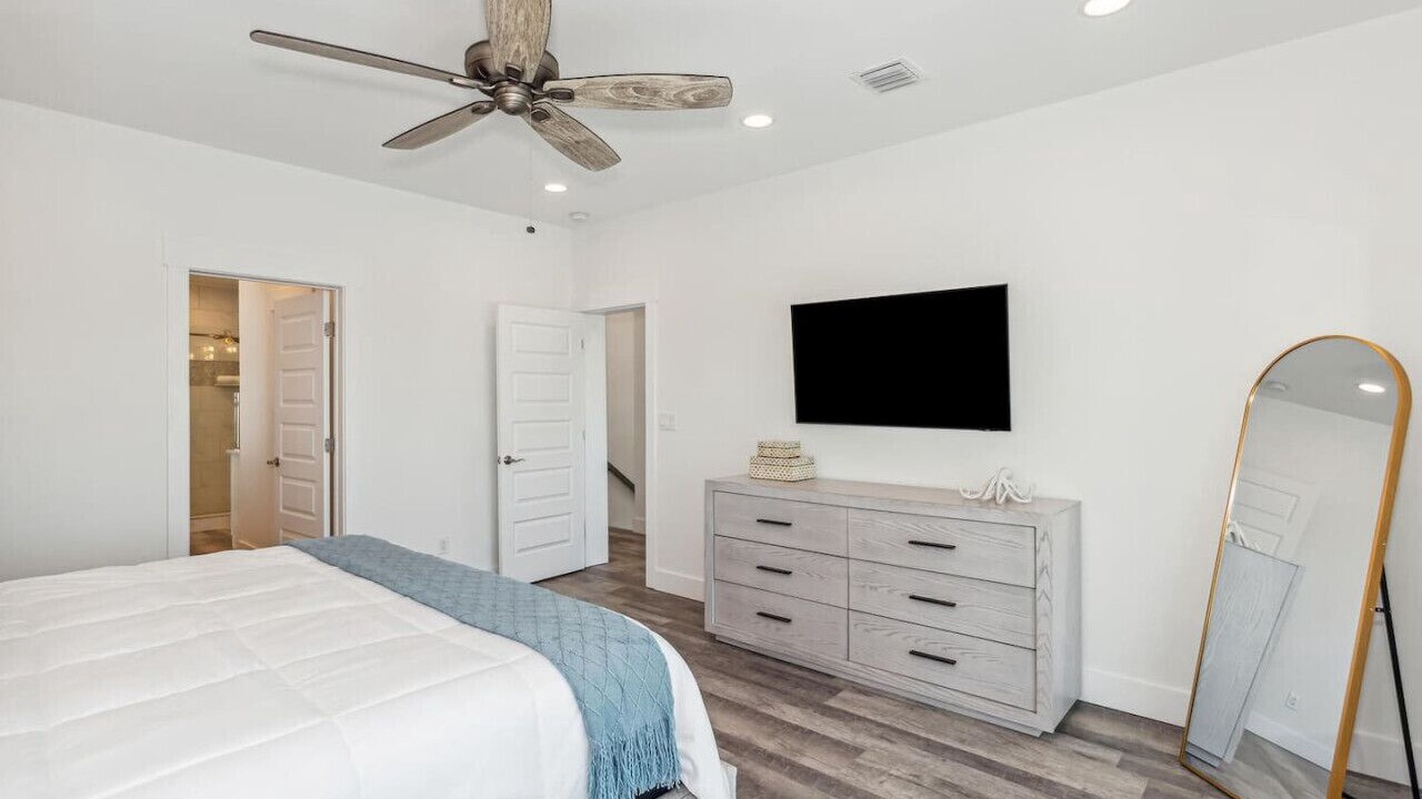 Photo of Bedroom in Navarre Beach