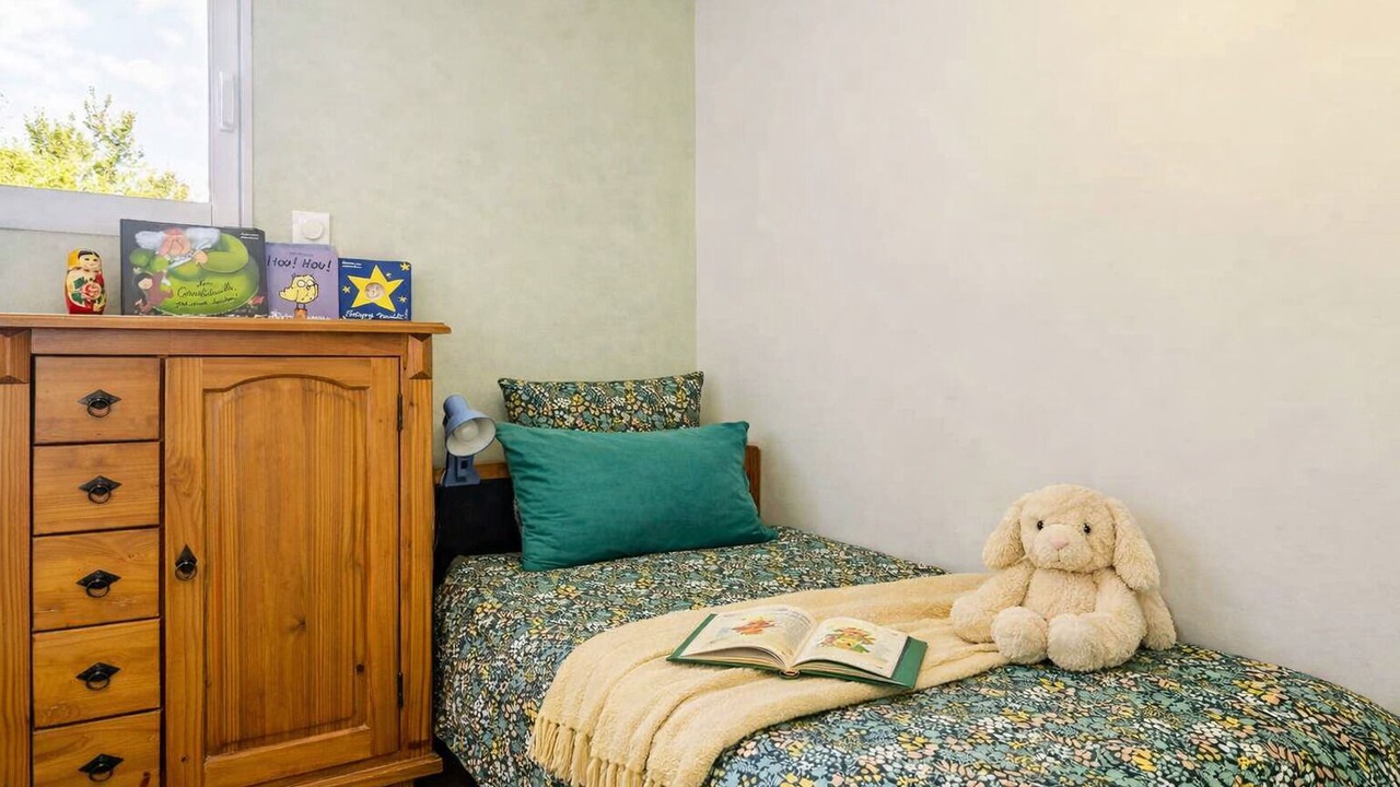 Photo of Bedroom in Gap