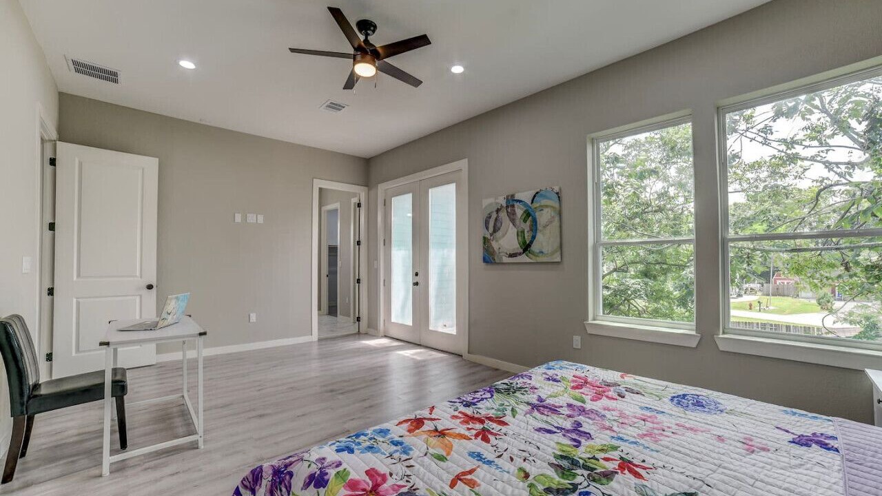 Photo of Bedroom in Clear Lake Shores