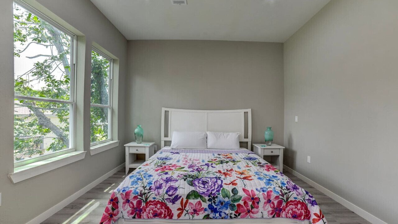 Photo of Bedroom in Clear Lake Shores
