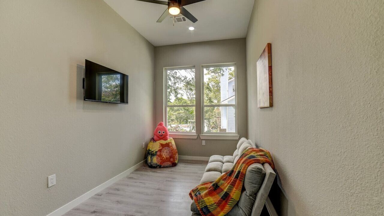 Photo of Livingroom in Clear Lake Shores