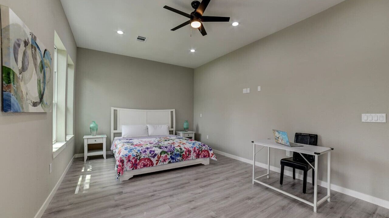 Photo of Bedroom in Clear Lake Shores