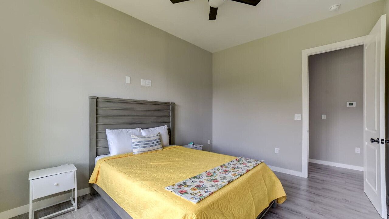 Photo of Bedroom in Clear Lake Shores