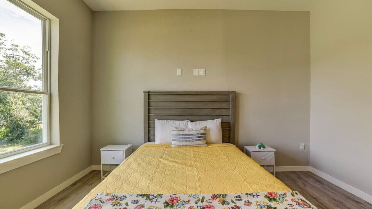 Photo of Bedroom in Clear Lake Shores
