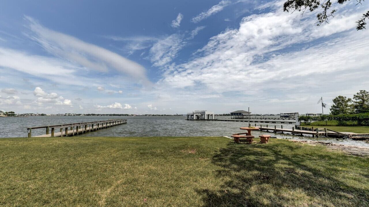 Photo of Others in Clear Lake Shores