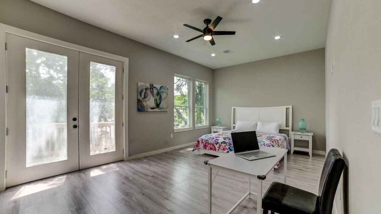 Photo of Bedroom in Clear Lake Shores