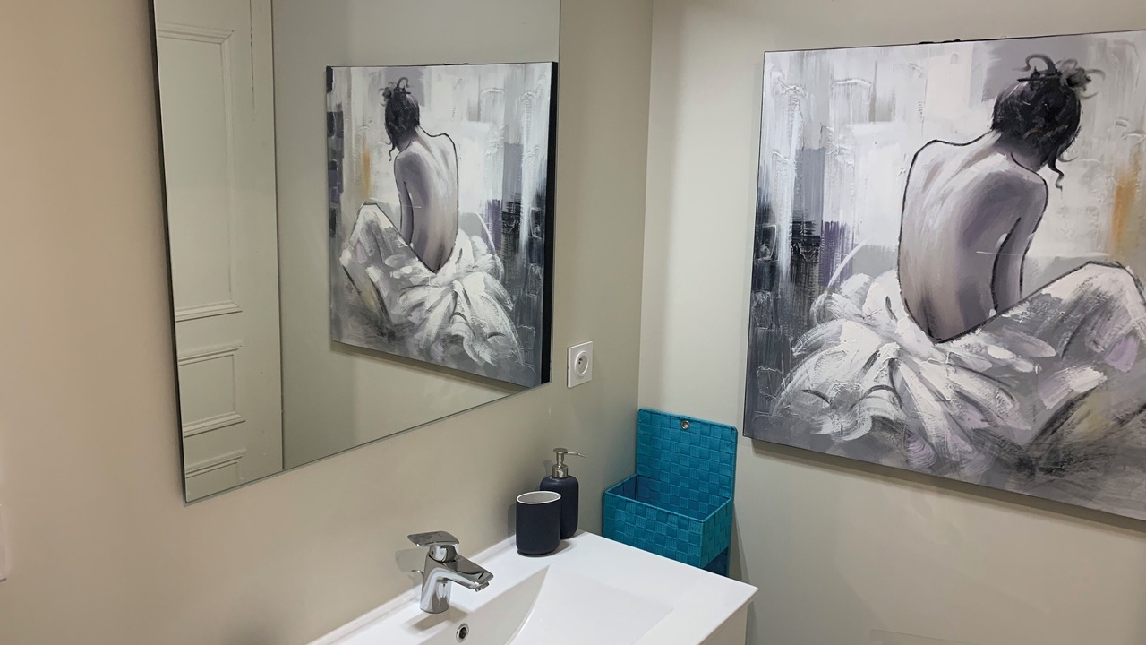 Photo of Bathroom in Quartier Administrations