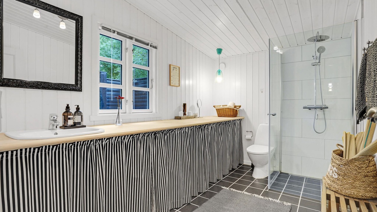 Photo of Bathroom in Lyngsbæk Strand