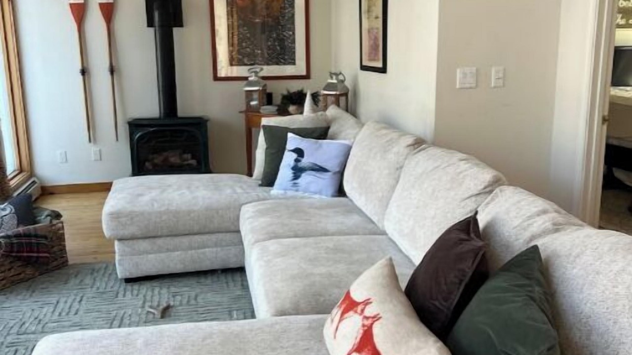 Photo of Livingroom in Center Lovell