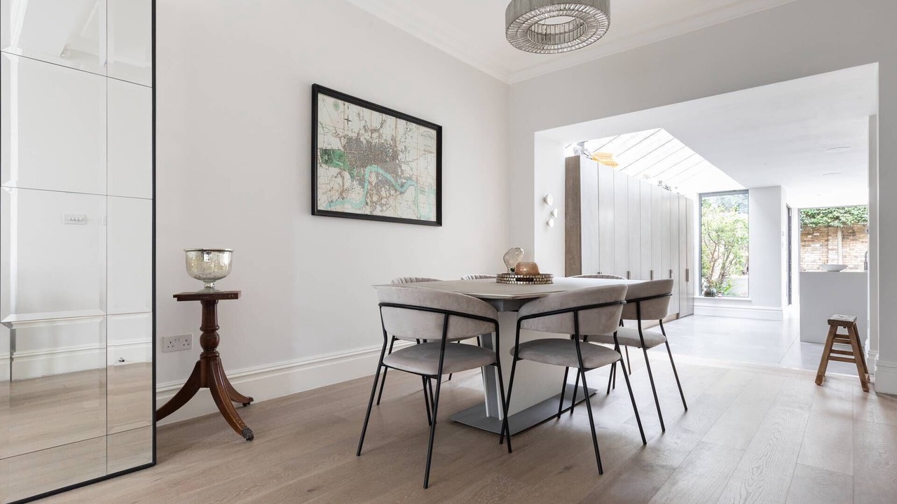 Photo of Others in Oval