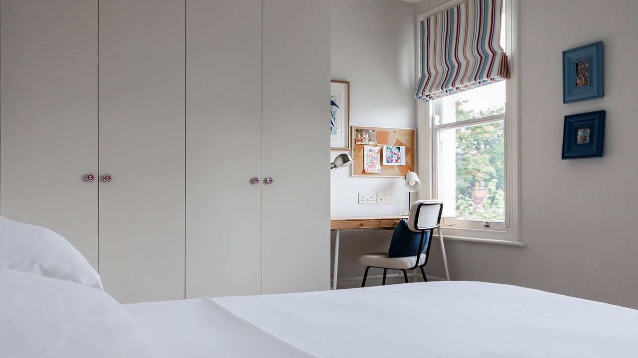 Photo of Bedroom in Oval