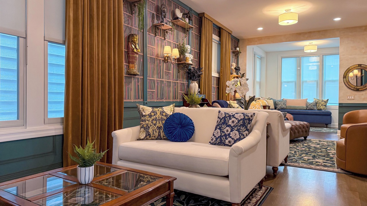 Photo of Livingroom in North Center