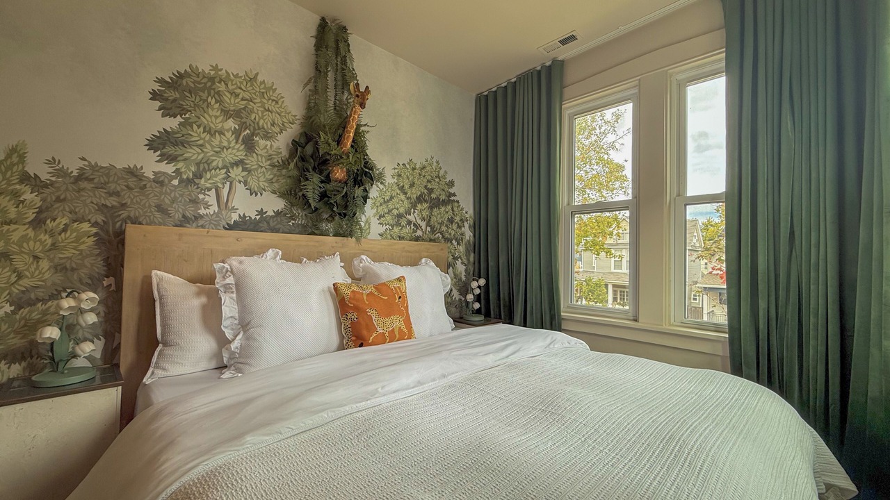 Photo of Bedroom in North Center