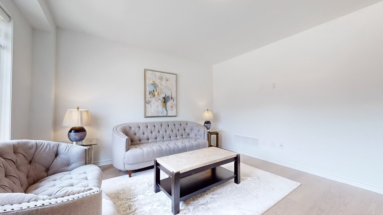 Photo of Livingroom in Oakville