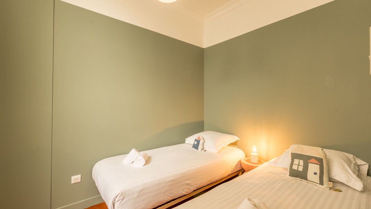 Photo of Bedroom in Comedie