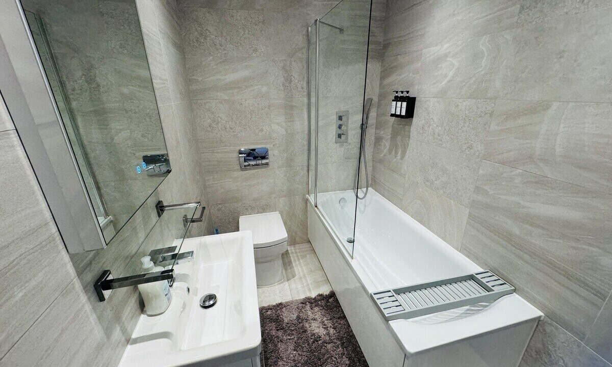 Photo of Bathroom in Weavers