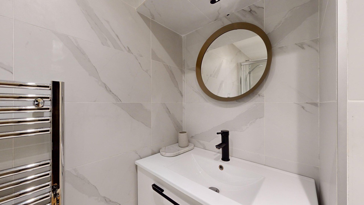 Photo of Bathroom in Arsenal