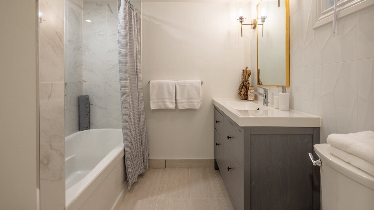 Photo of Bathroom in Boblo Island