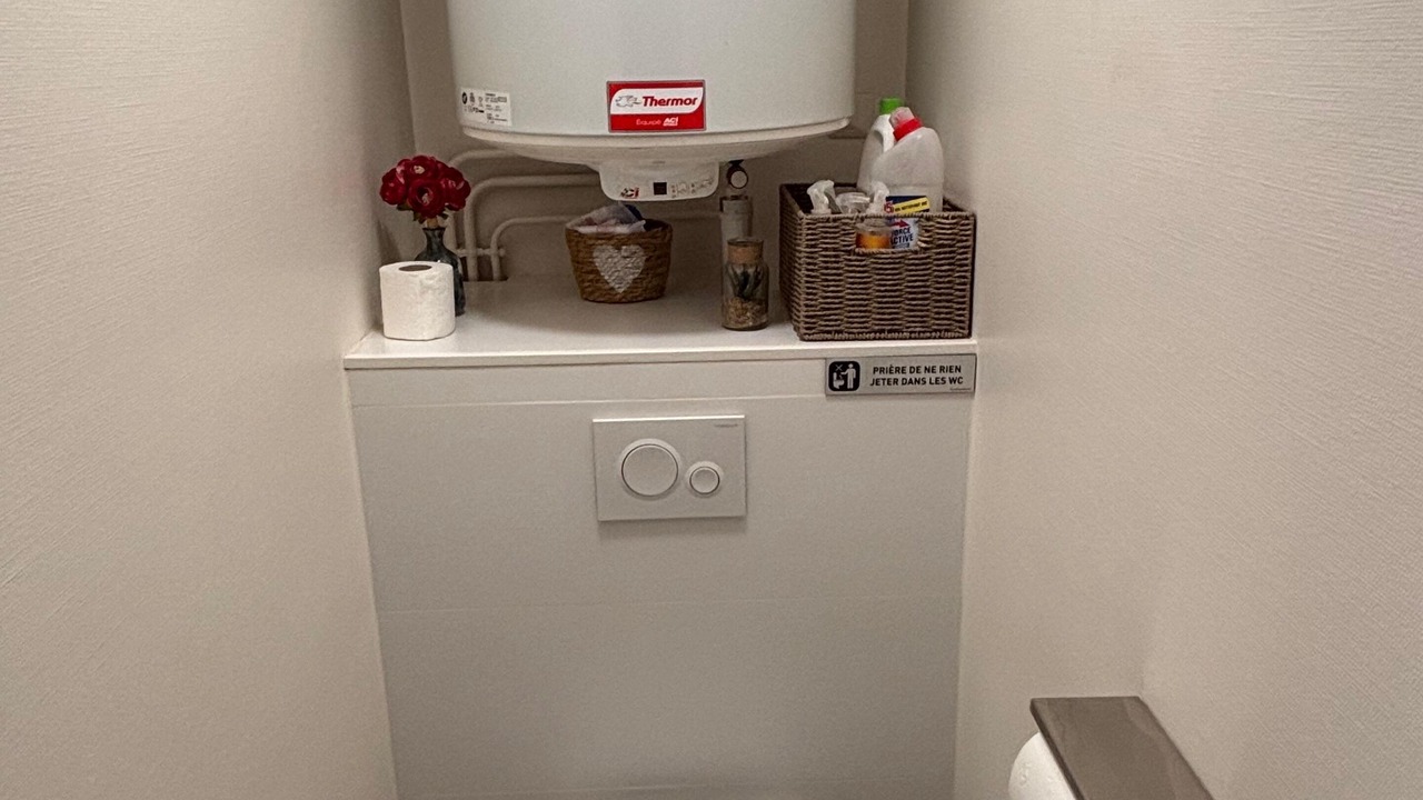 Photo of Bathroom in Thones