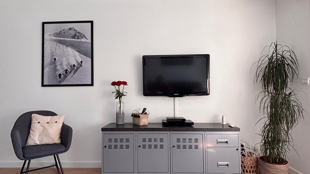 Photo of Others in Thones