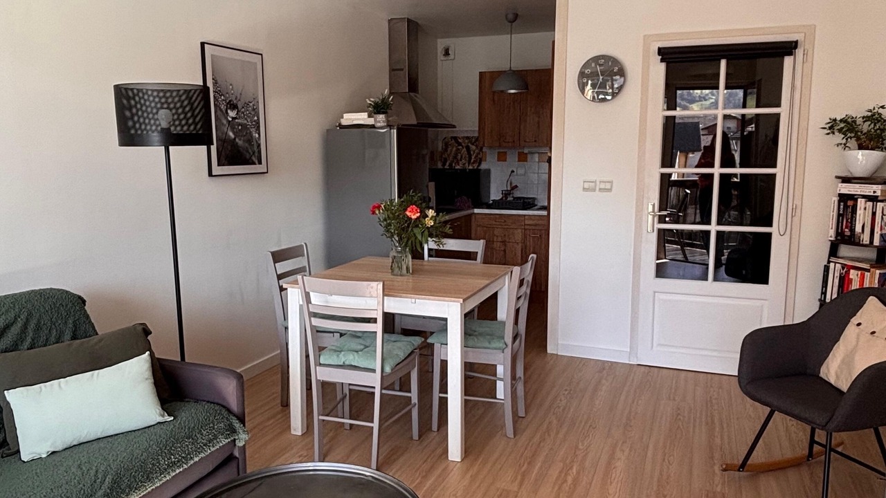 Photo of Livingroom in Thones