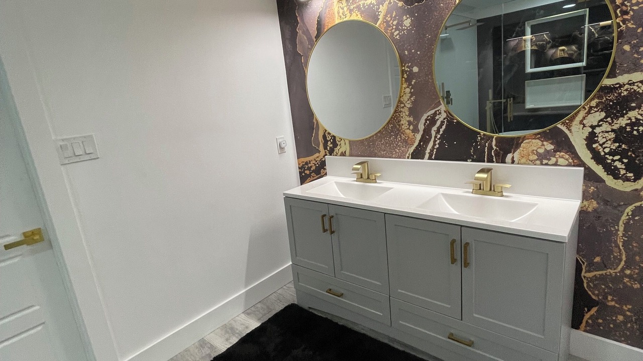 Photo of Bathroom in Kenner - Louis Armstrong International Airport