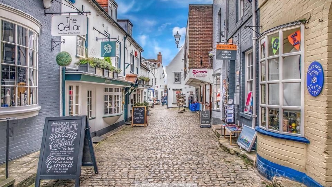 Photo of Others in Hordle