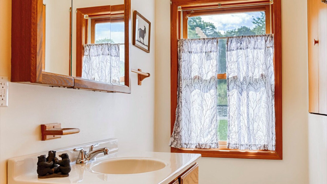 Photo of Bathroom in Town of Benton