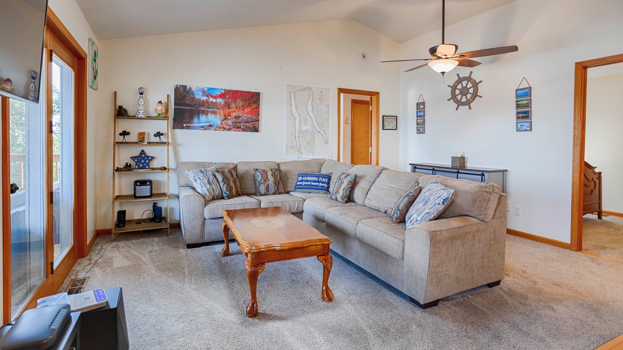 Photo of Livingroom in Town of Benton