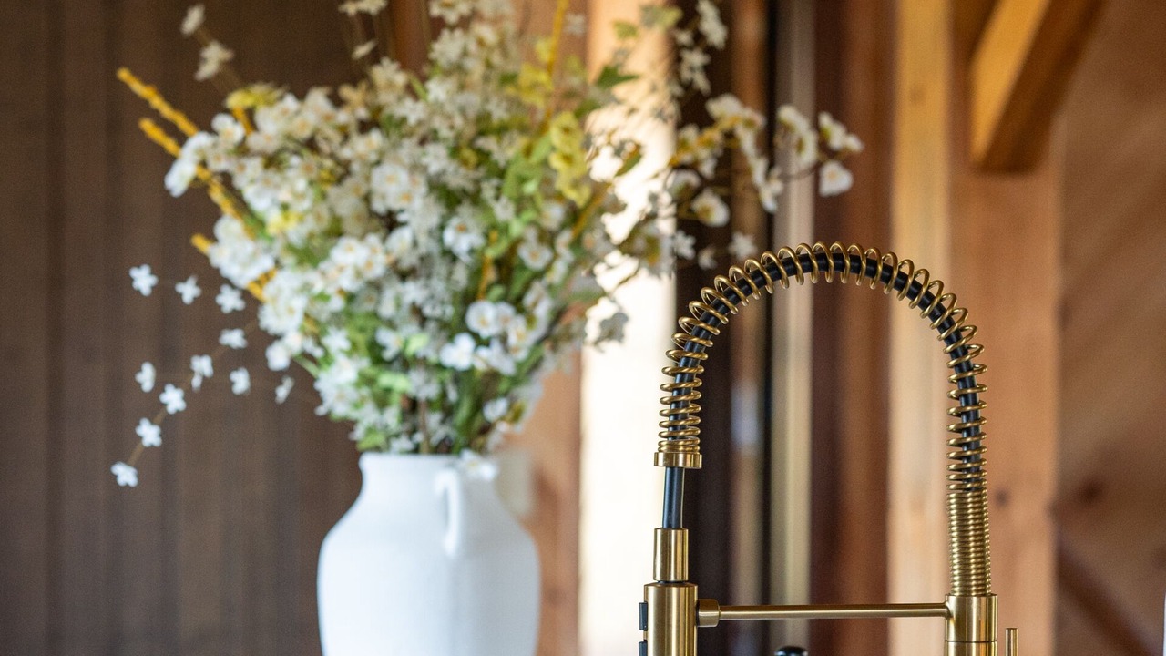 Photo of Others in Logan