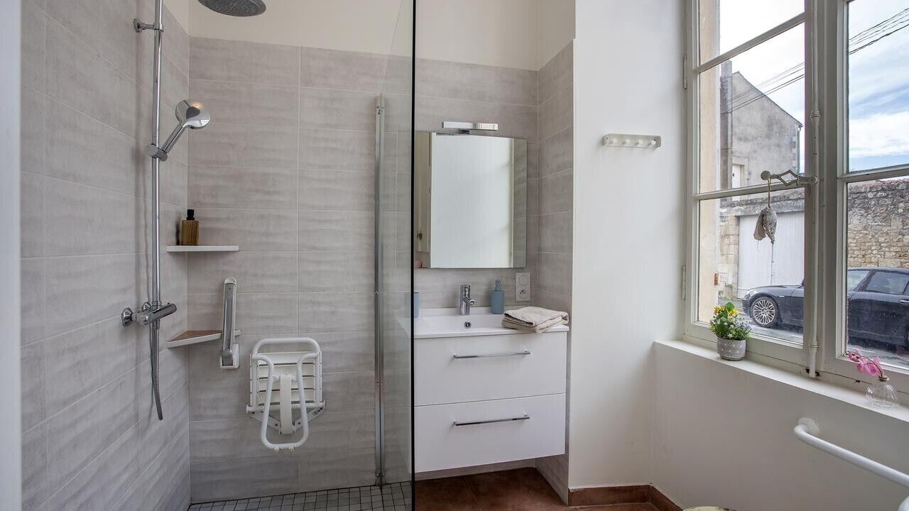 Photo of Bathroom in Fontenay-le-Comte
