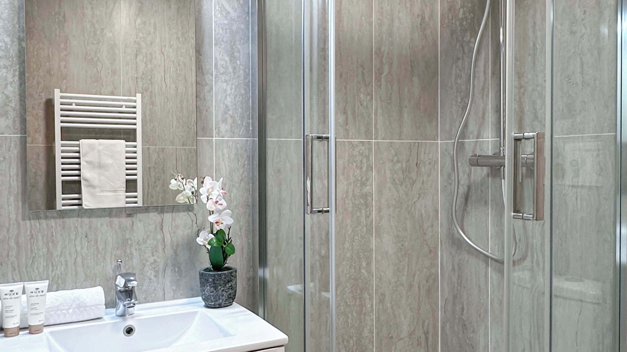 Photo of Bathroom in Butte-aux-Cailles