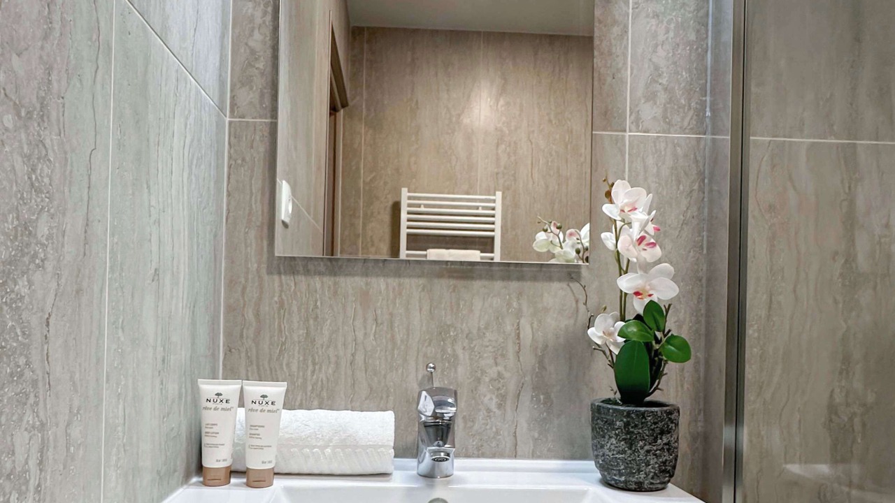 Photo of Bathroom in Butte-aux-Cailles