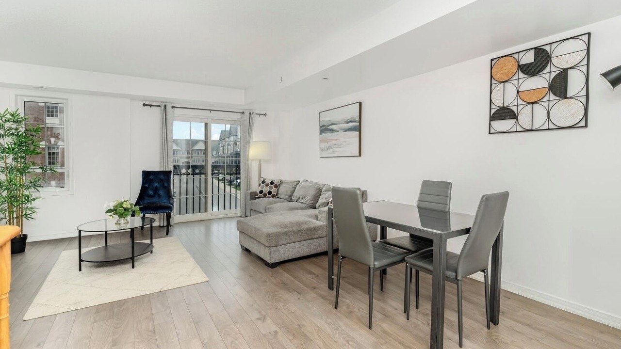 Photo of Livingroom in Oshawa