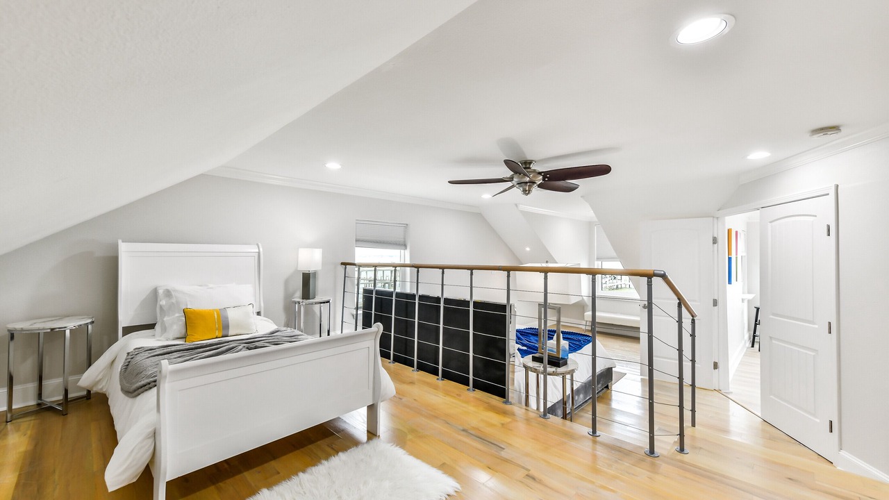 Photo of Bedroom in Clear Lake Shores