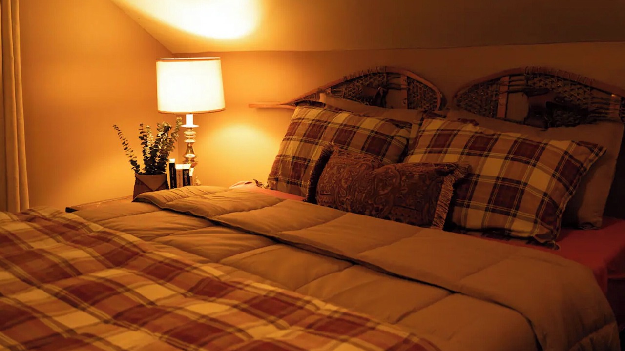 Photo of Bedroom in Town of Amboy