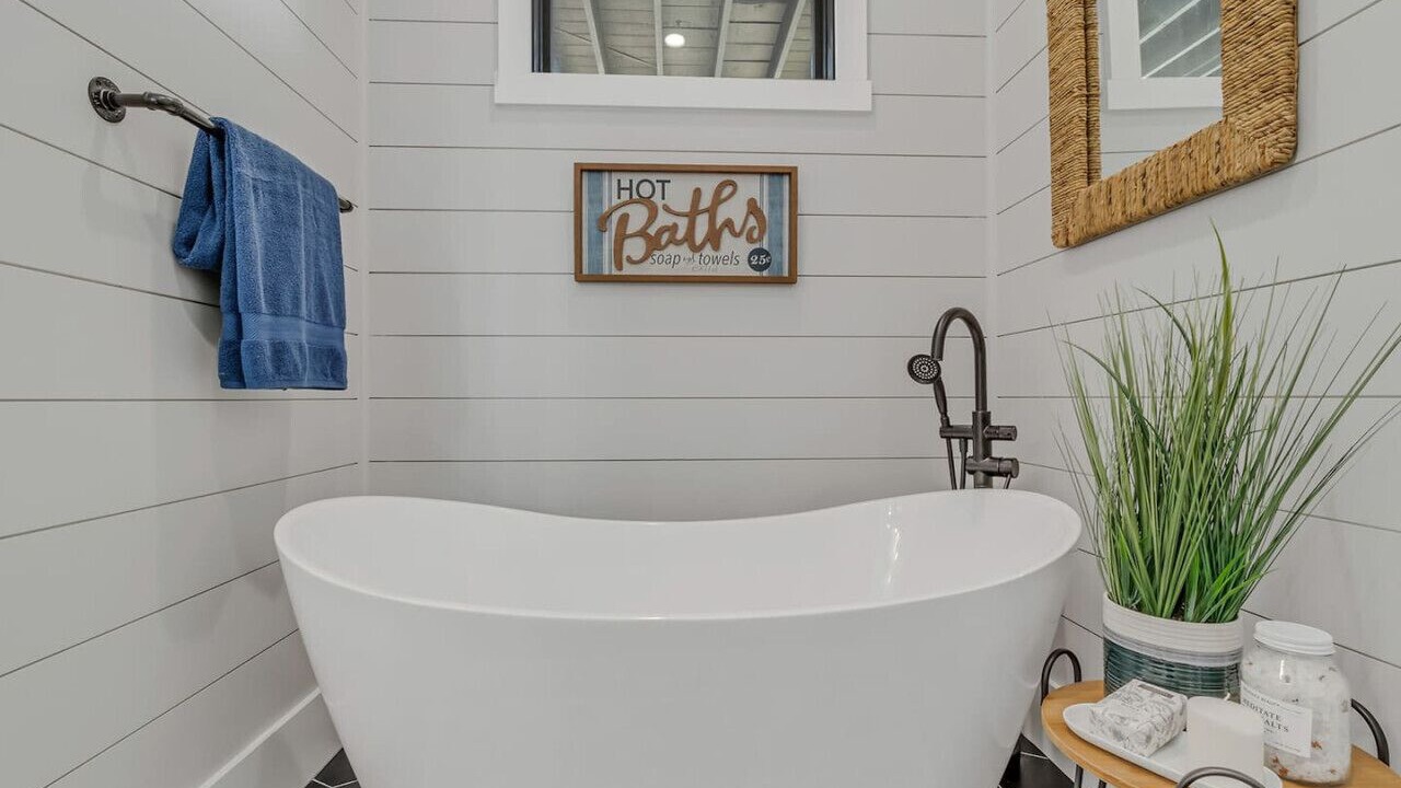 Photo of Bathroom in Windmill Point
