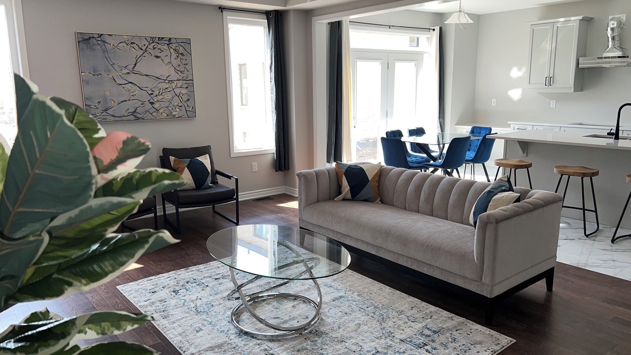 Photo of Livingroom in Pickering